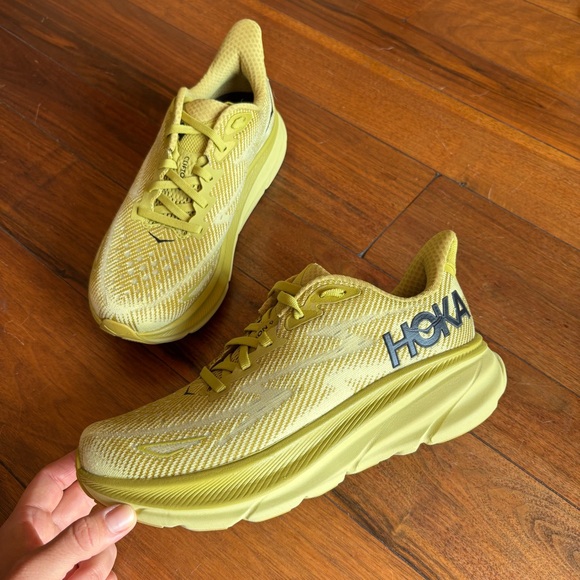 HOKA Clifton 9 Running Shoe Golden Lichen Celery Root 8 - Picture 2 of 12